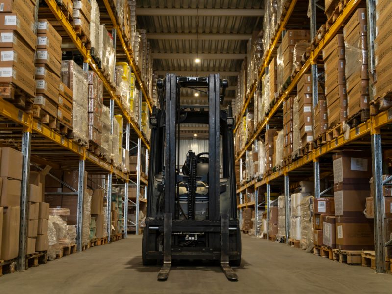 How to effectively manage a warehouse?
