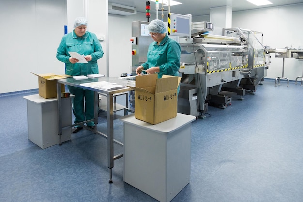 How Can Advanced Packaging Machinery Revolutionize the Food Manufacturing Industry?